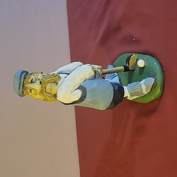 The Golfer - The David Frykman Portfolio, Coyne's & Co. - Golfer in Blue Outfit - Picture 2 of 6